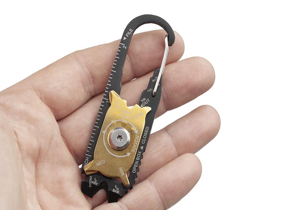 Wielofunkcyjny brelok – Karabińczyk – Multitool dla strażaka